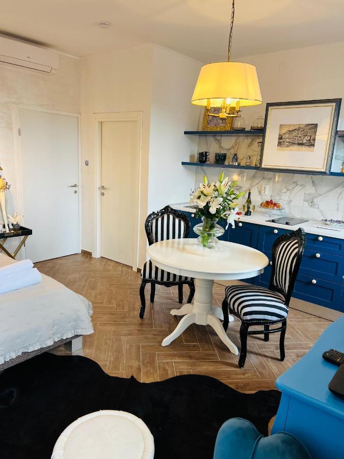 La Dolce Vita Luxury Apartments With Best Free Private Parking In City Center Pula Bagian luar foto