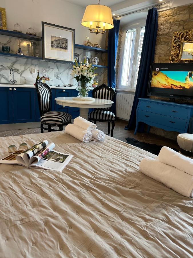 La Dolce Vita Luxury Apartments With Best Free Private Parking In City Center Pula Bagian luar foto
