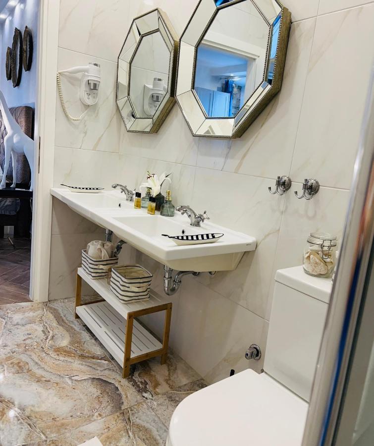 La Dolce Vita Luxury Apartments With Best Free Private Parking In City Center Pula Bagian luar foto