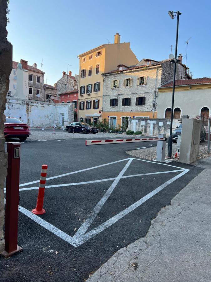 La Dolce Vita Luxury Apartments With Best Free Private Parking In City Center Pula Bagian luar foto