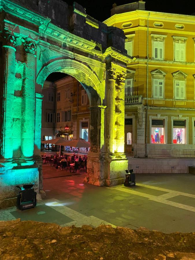 La Dolce Vita Luxury Apartments With Best Free Private Parking In City Center Pula Bagian luar foto