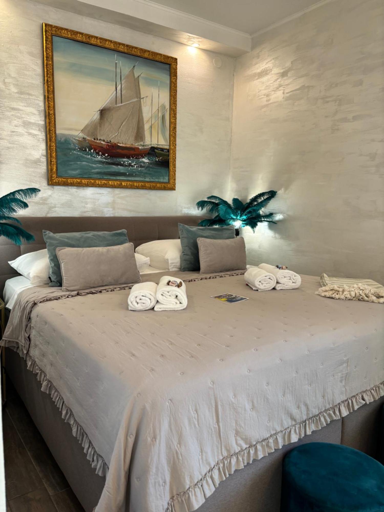 La Dolce Vita Luxury Apartments With Best Free Private Parking In City Center Pula Bagian luar foto